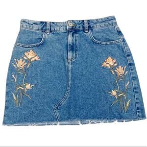 Denim Co. Raw Hem Floral Embroidered Mini Jean Skirt Women's Size 8
